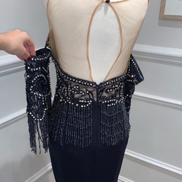 Custom made evening gown - Picture 6 of 10